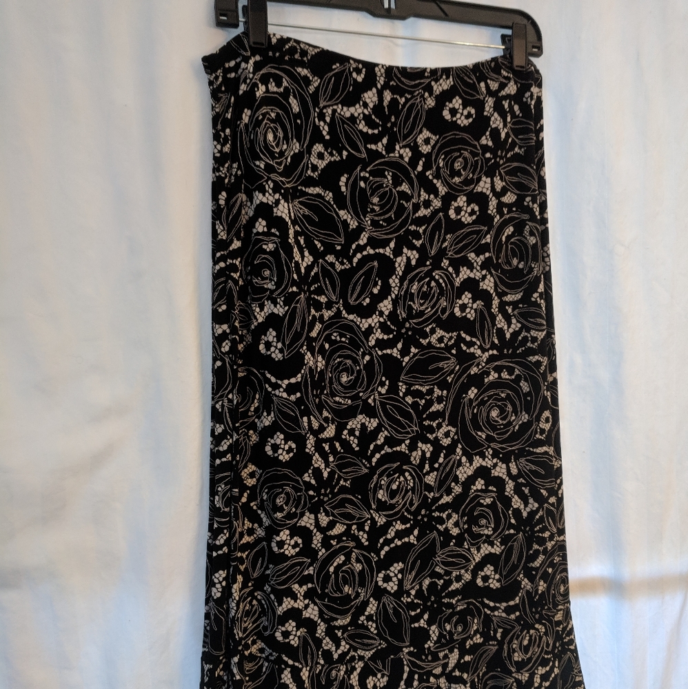 Josephine Chaus Women's Skirt. Size L